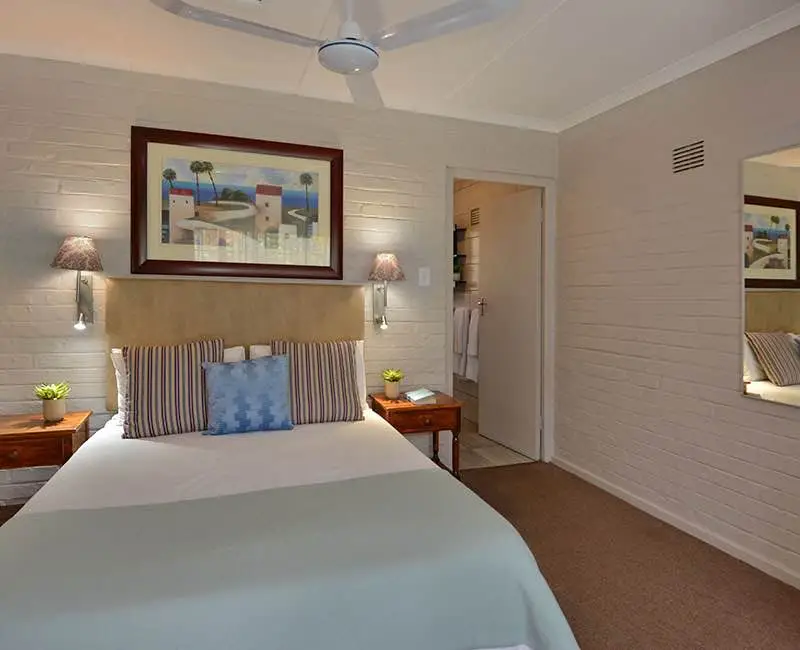 bedroom in room 29